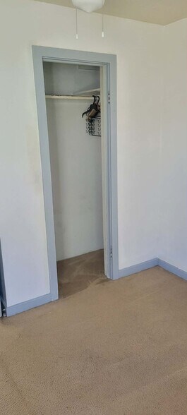 Building Photo - 816 W Marlette St