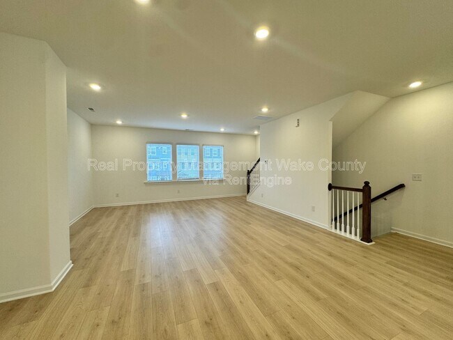 Building Photo - 416 Rowe Wy