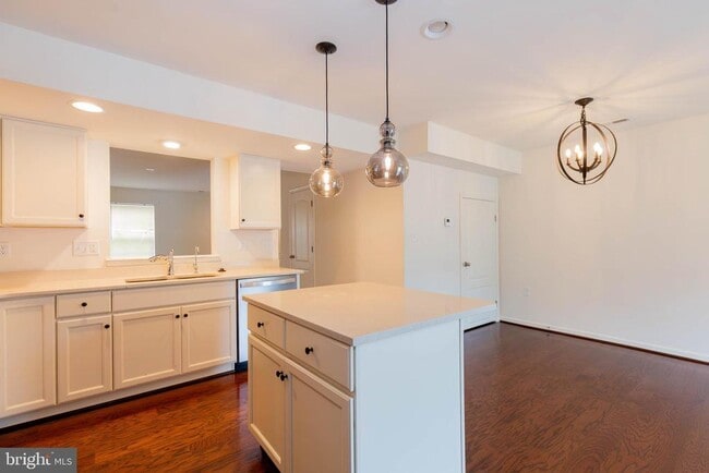 Building Photo - 608 Thumper Dr
