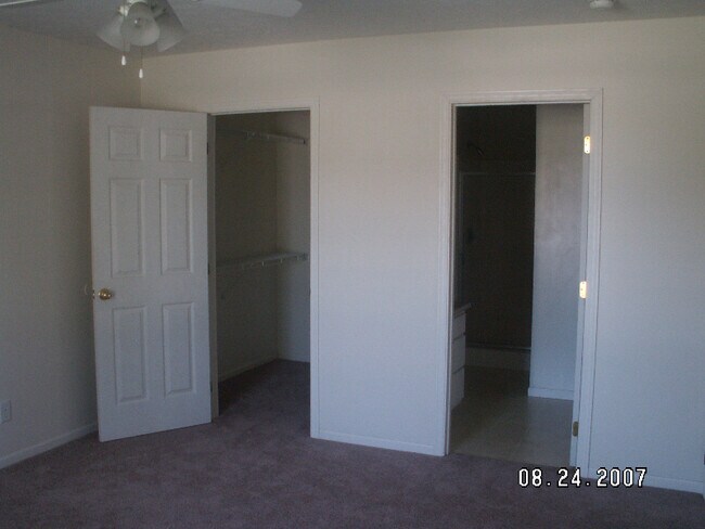 Building Photo - 2270 Shamrock Ln