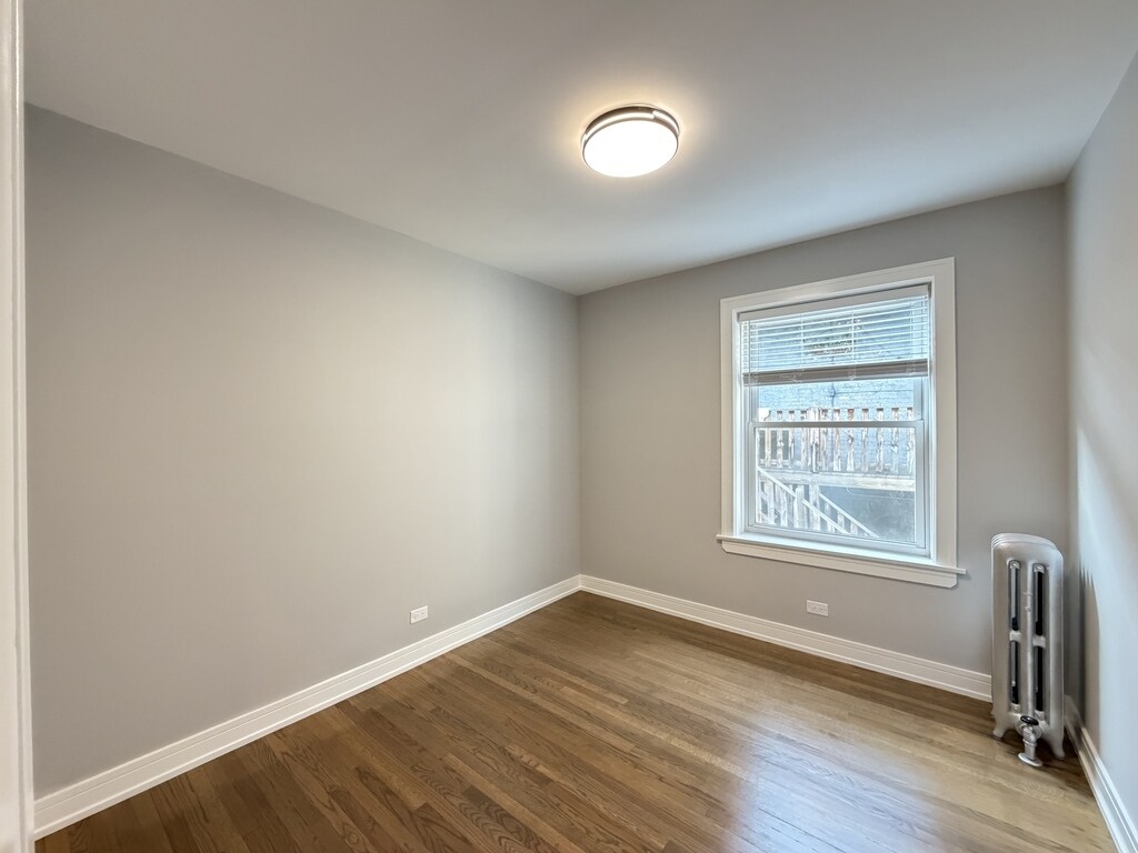Building Photo - 5454 N Paulina St