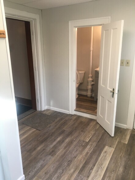 Building Photo - 1129 Brown Ave