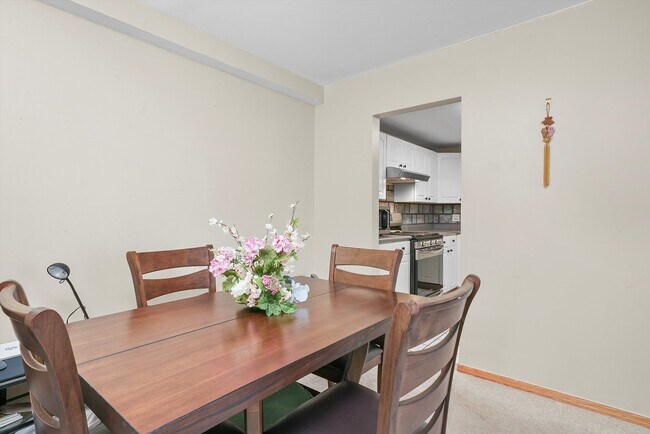 Building Photo - 1460 Fairlane Dr