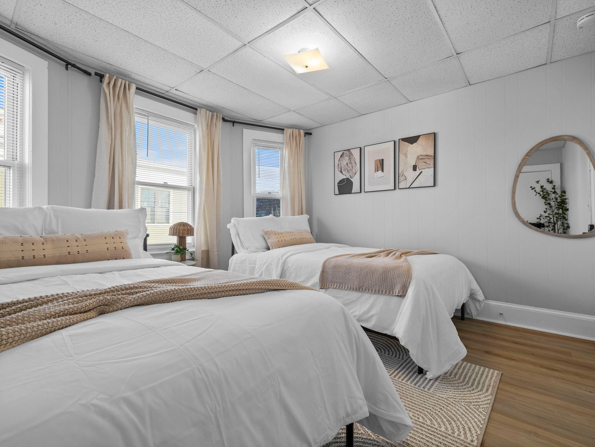 Building Photo - 168 School St