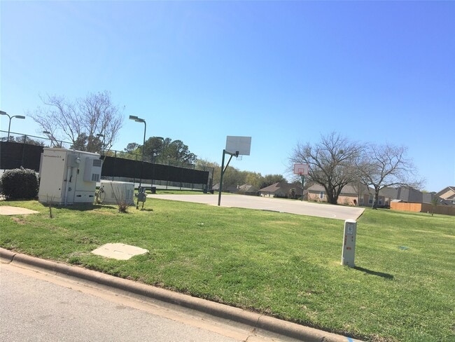 Building Photo - 12944 Orion Ct E