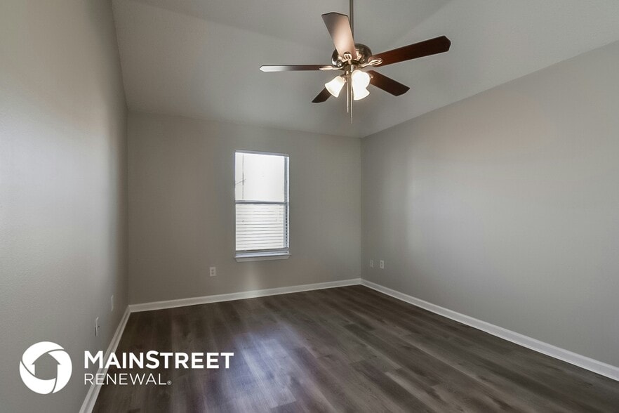 Building Photo - 4539 Longtree Ave