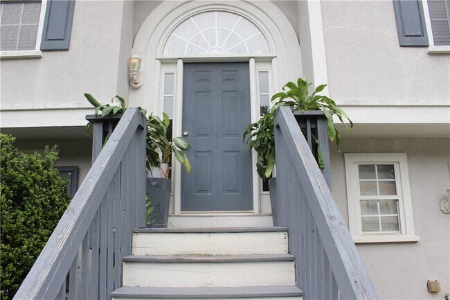 Building Photo - 437 Darter Dr NW