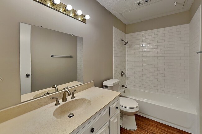 Building Photo - 6206 Alissa Dr