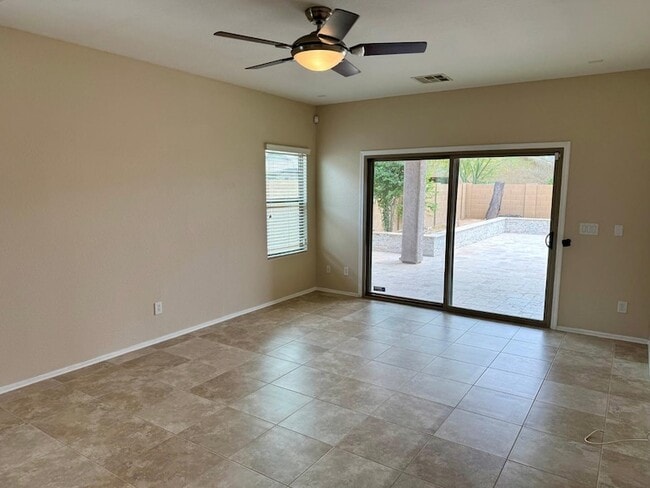 Building Photo - 1929 W Black Hill Rd