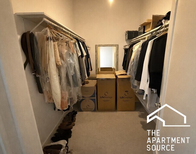 Building Photo - 175 N Ada St