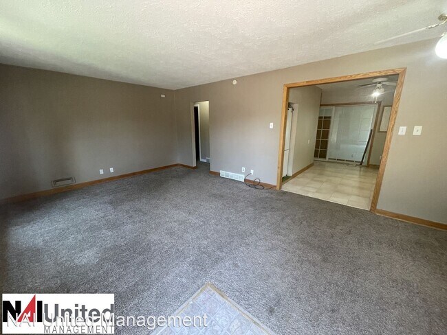 Building Photo - 3 br, 1 bath House - 2416 S Clinton