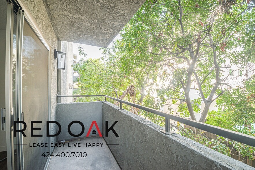 Building Photo - 11817 Victory Blvd