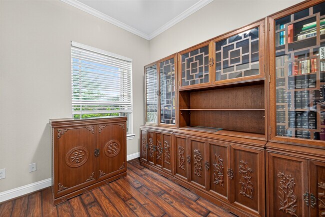 Building Photo - 15802 Pine Cone Ln