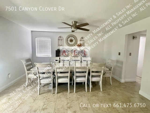 Building Photo - 7501 Canyon Clover Dr