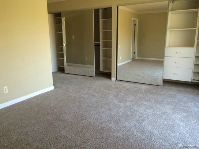 Building Photo - 2770 Colonial Way