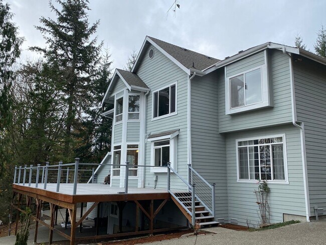 Building Photo - Estate Style Home on Private Road