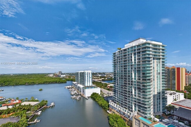 Building Photo - 16500 Collins Ave