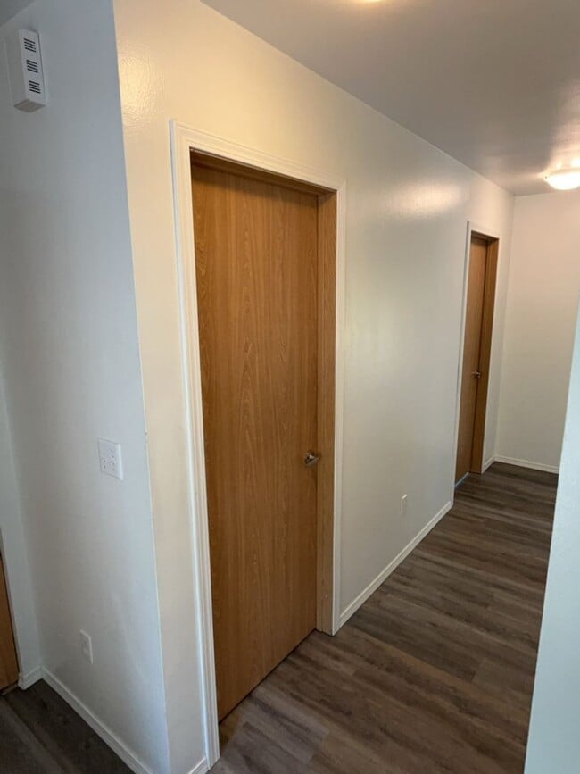 Building Photo - Amazing Duplex Located Just Minutes from WWU & Fairhaven! Prelease Now!