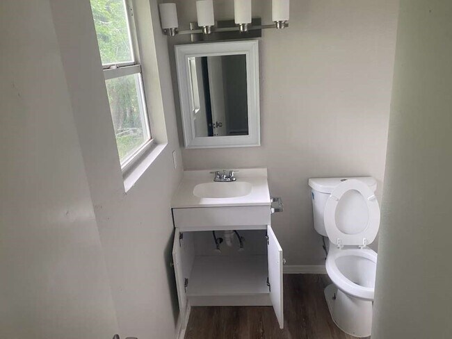 Building Photo - 13626 Collins St