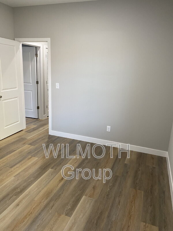 Building Photo - 931 N Beville Ave