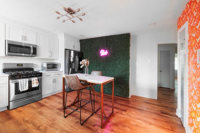 Building Photo - 3828 Derbigny St