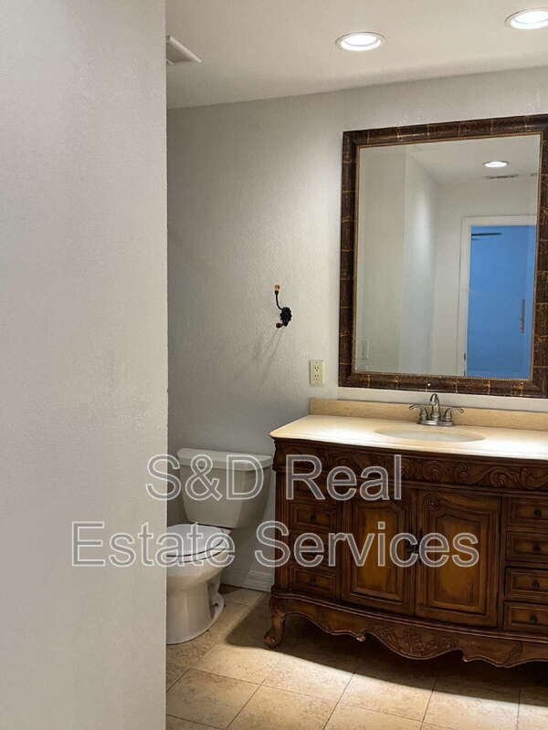 Building Photo - 4038 Doral