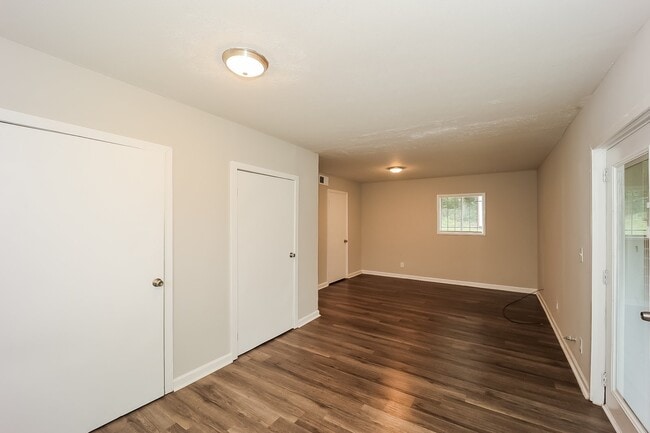 Building Photo - 1983 Monaco Dr