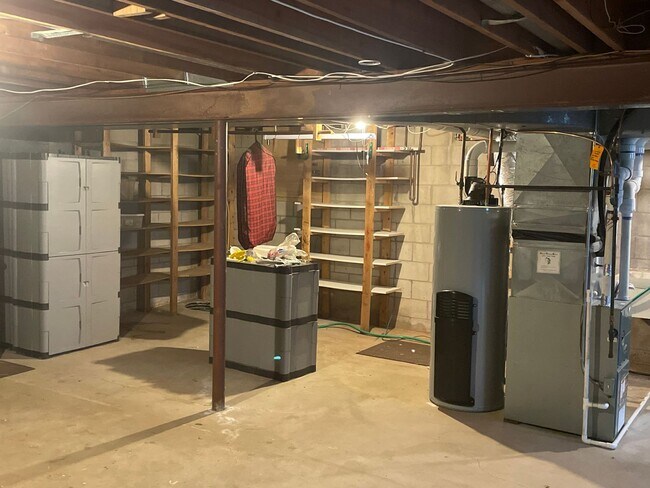 Building Photo - 3697 Gresham Ave N