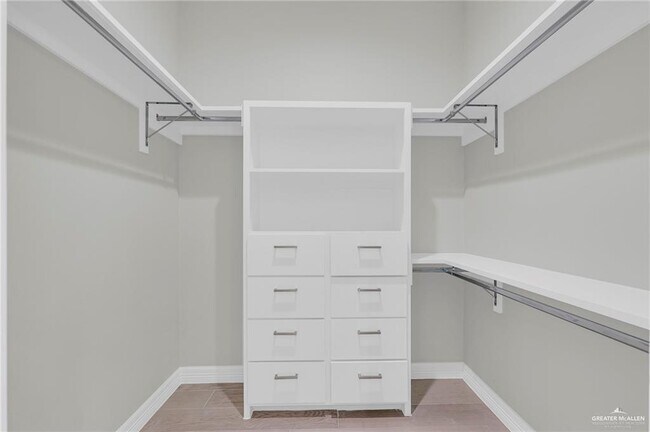 Building Photo - 14 Makayla Dr