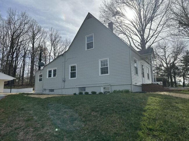 Building Photo - 2866 Virgil H Goode Hwy