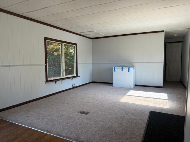 Building Photo - 32387 State Rte 3