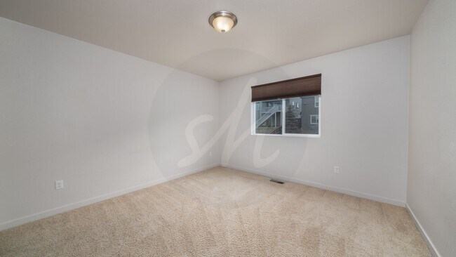 Building Photo - Beautiful 2 Story home in North Fork