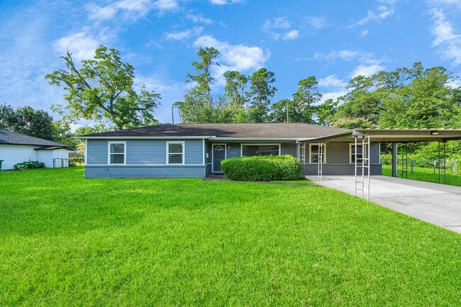 Building Photo - 10021 Hazelhurst Dr