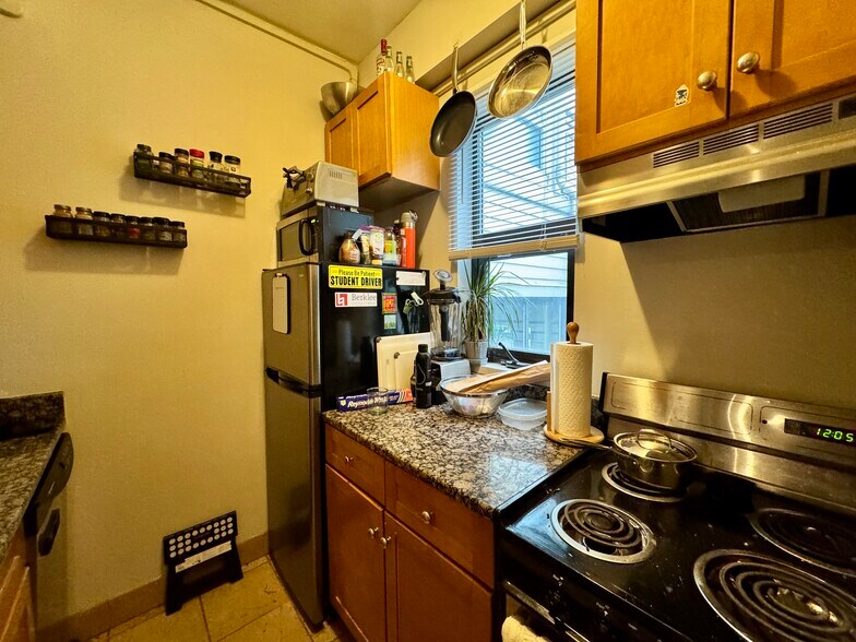 Building Photo - 12 Stoneholm St