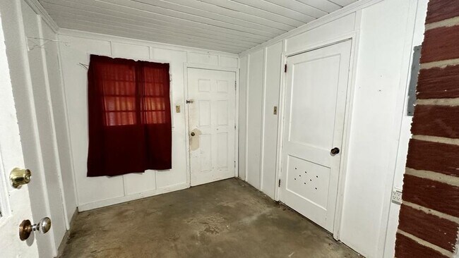Building Photo - 2766 N Barksdale Dr