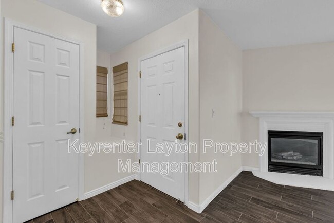 Building Photo - 490 E 700 S