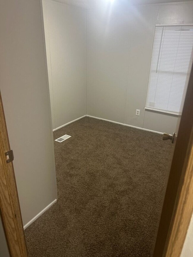 Building Photo - Newly Remobile Home For sale