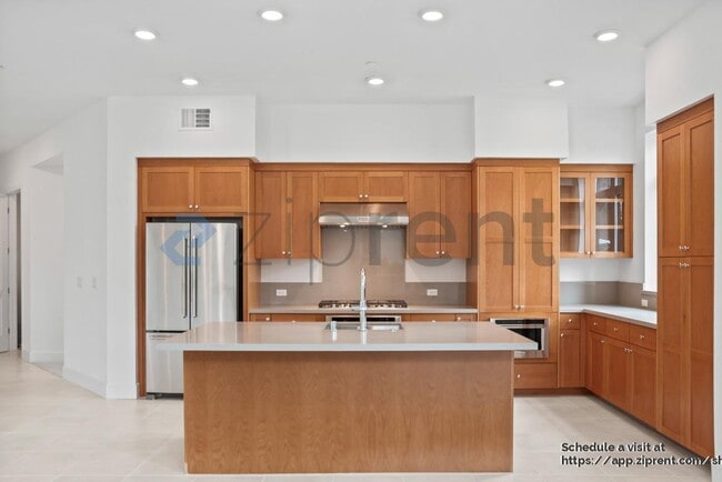Building Photo - 308 Torrey Pine Terrace