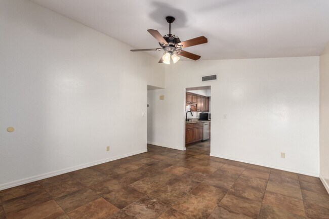 Building Photo - 2321 E Enid Cir