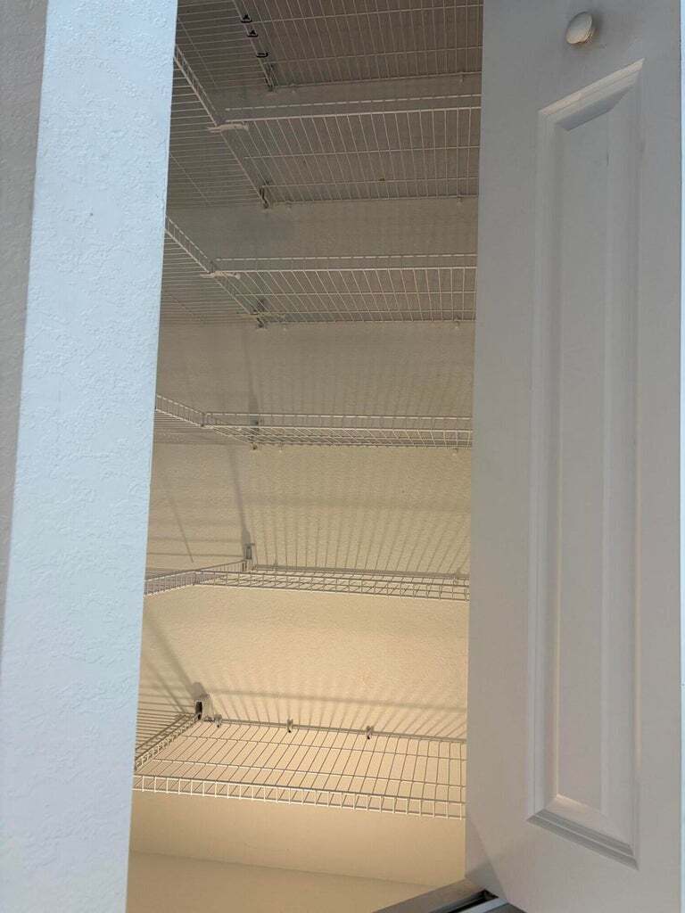 Building Photo - 4181 Lagoon Shore Dr