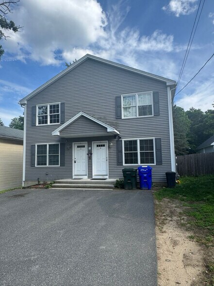 Building Photo - 135-137 Laconia St