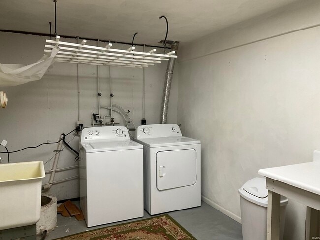 Building Photo - 3715 Marigold Dr