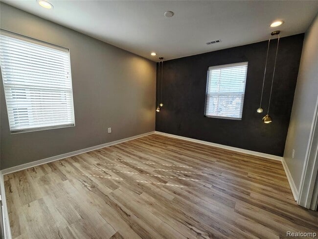 Building Photo - 1277 E Lincoln St