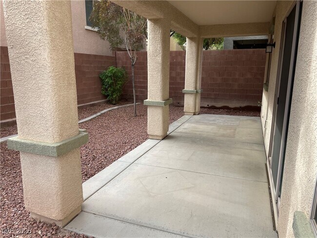 Building Photo - 10721 Arusha Ave