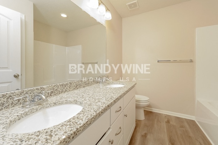 Building Photo - 711 Poplar Cir