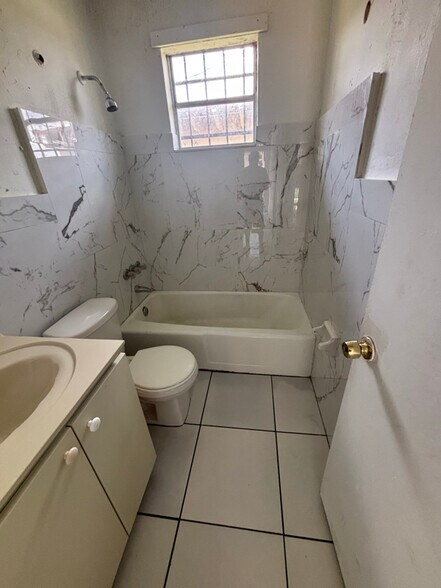 Primary Photo - 1413 NW 8th Ave