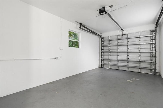 Building Photo - 1409 NE 2nd Ave