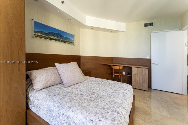 Building Photo - 19333 Collins Ave