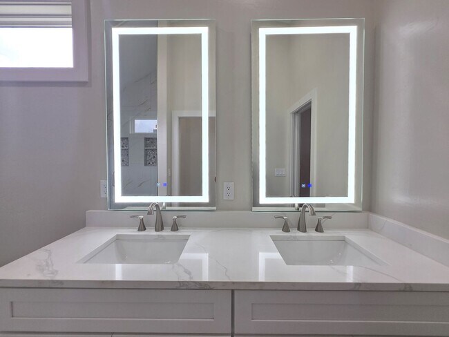Building Photo - FOR RENT pool home, 3 bed 2 bath in The Quarries
