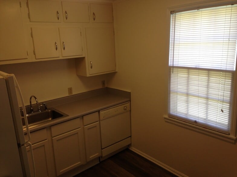 Building Photo - 1407 Sevier Ct